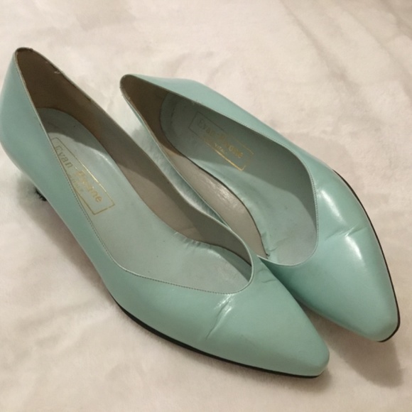 Evan Picone Leather Turquoise Pumps - Picture 4 of 4